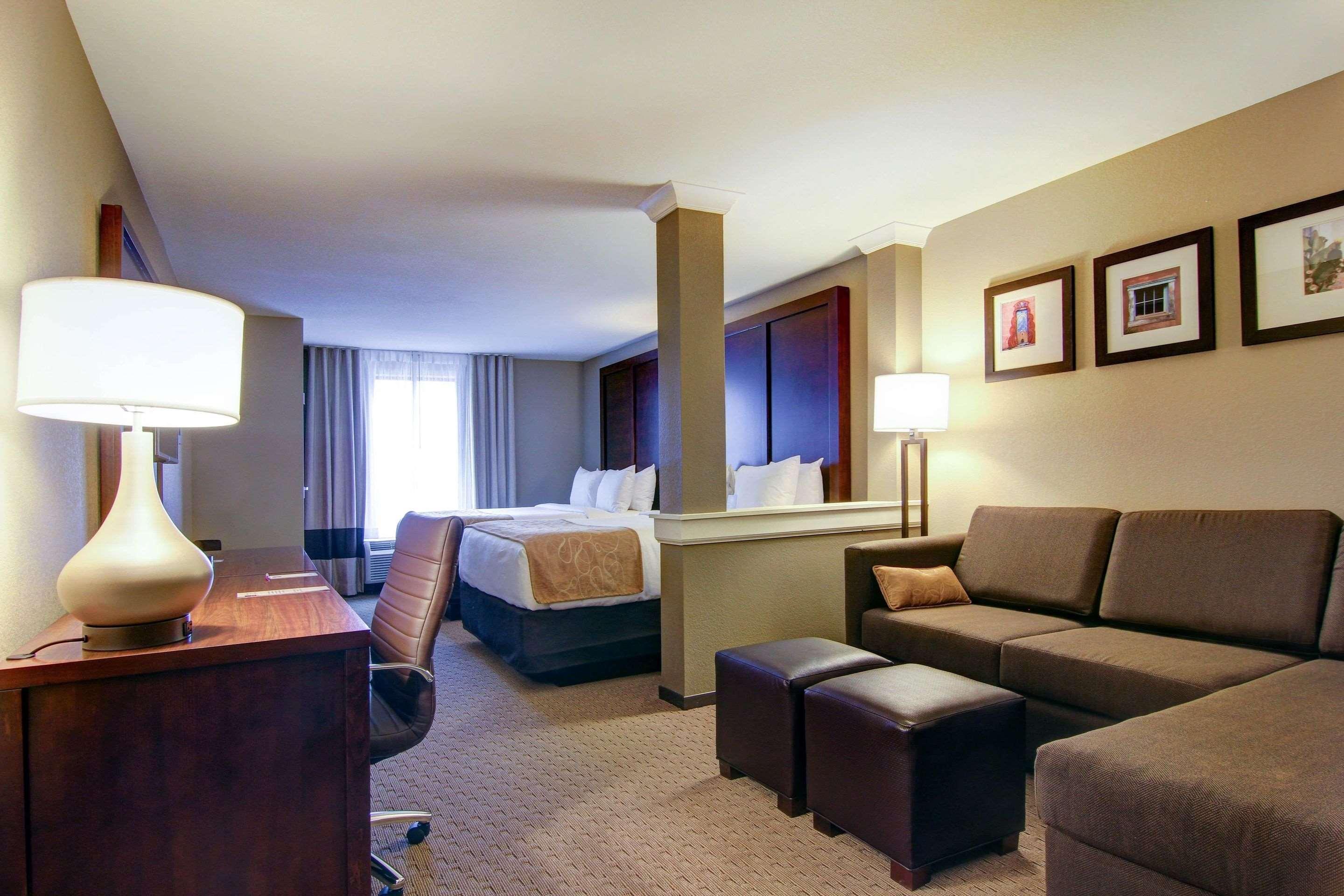 Comfort Suites Carlsbad Esterno foto