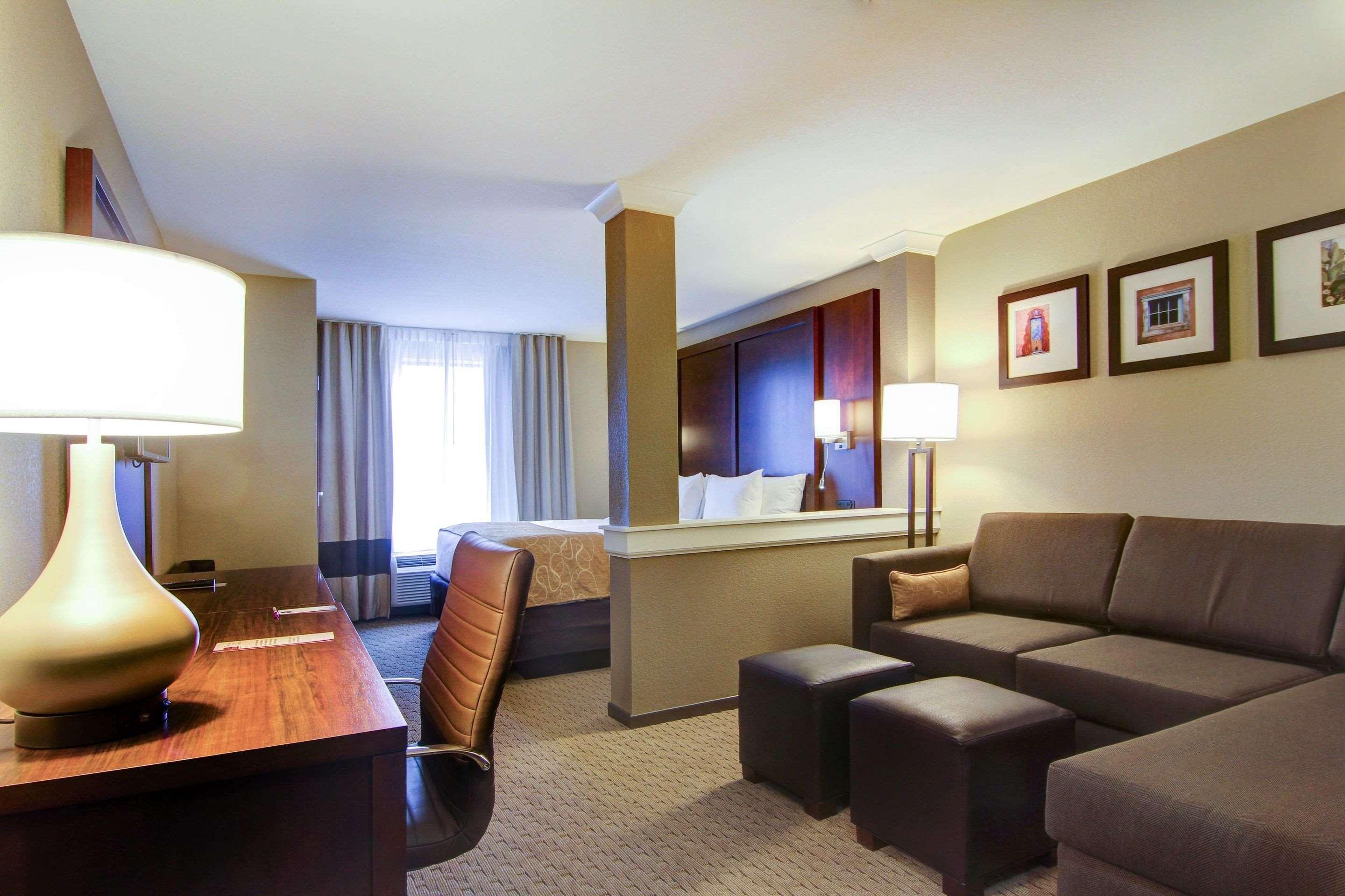 Comfort Suites Carlsbad Esterno foto