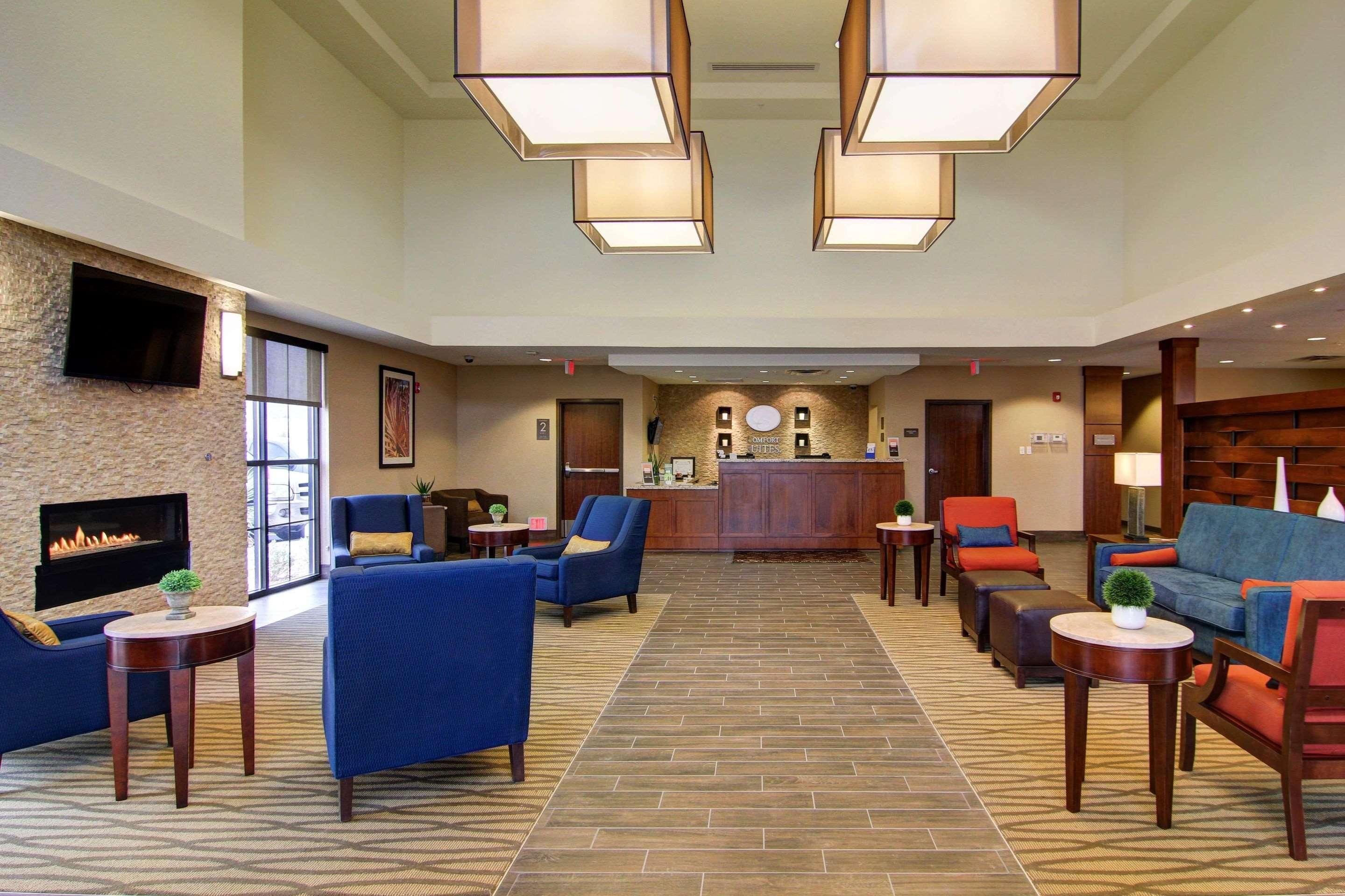 Comfort Suites Carlsbad Esterno foto