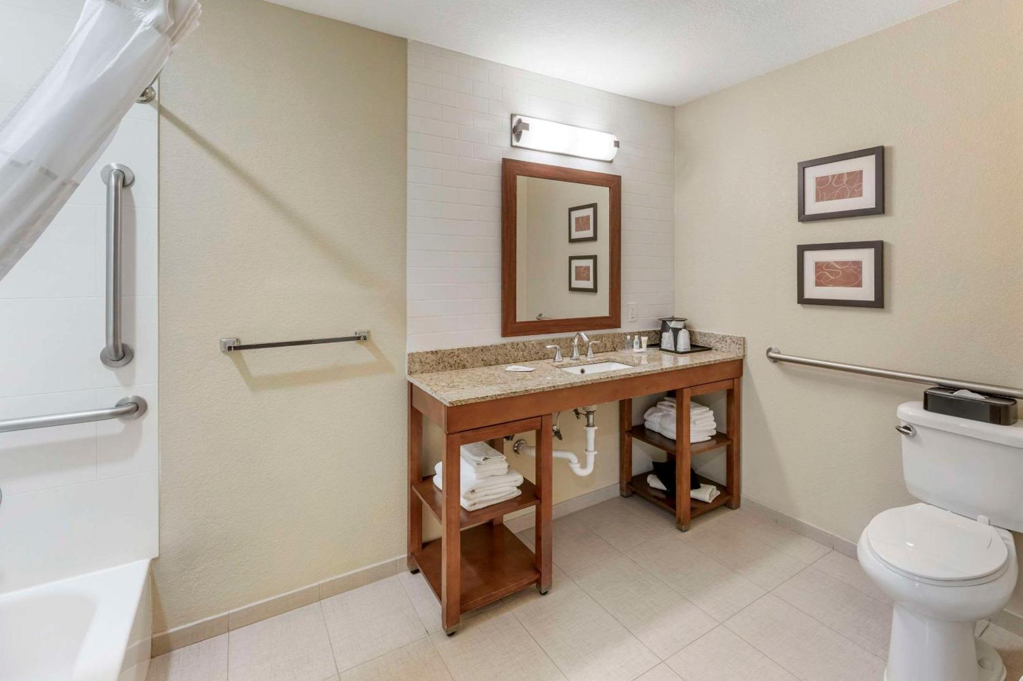 Comfort Suites Carlsbad Esterno foto