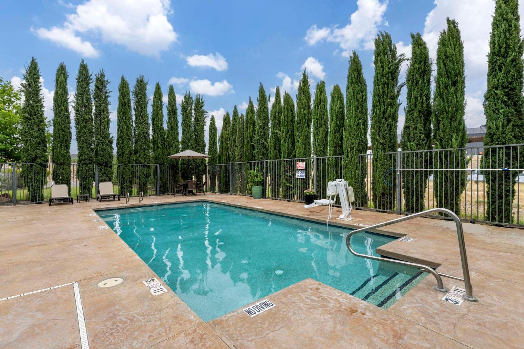 Comfort Suites Carlsbad Esterno foto